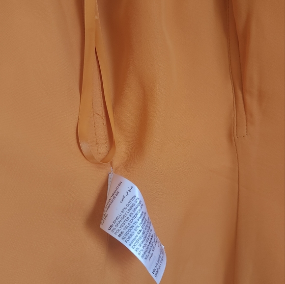 White house black market tank size 4 - Picture 3 of 7